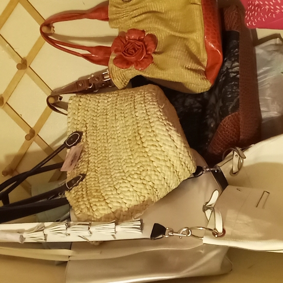 HELP ME CLEAR OUT MY CLOSET AND ROOM AND HOME. EVERYTHING MUST GO. .🥰🙏🤩 - Picture 7 of 8